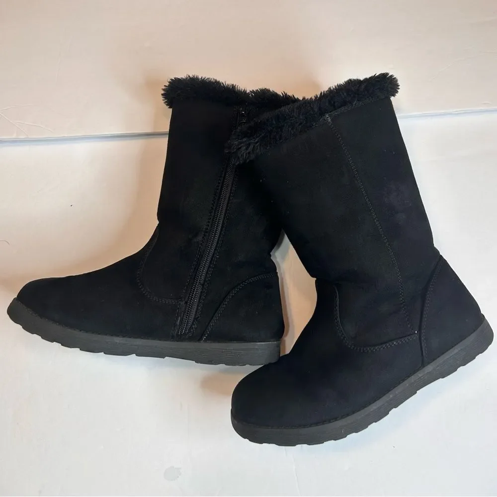 Cat & Jack Girl’s Kameryn Faux-Fur Shearling Boots. Black. Size 2